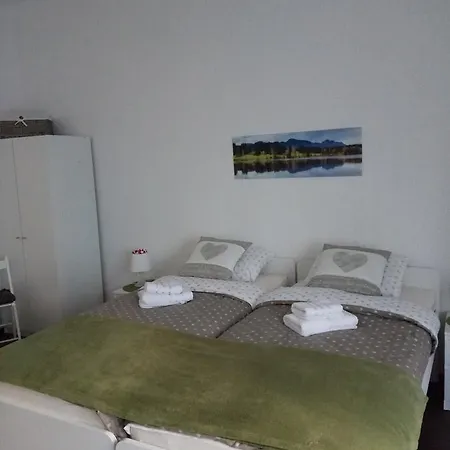 Guest house Gloria And *